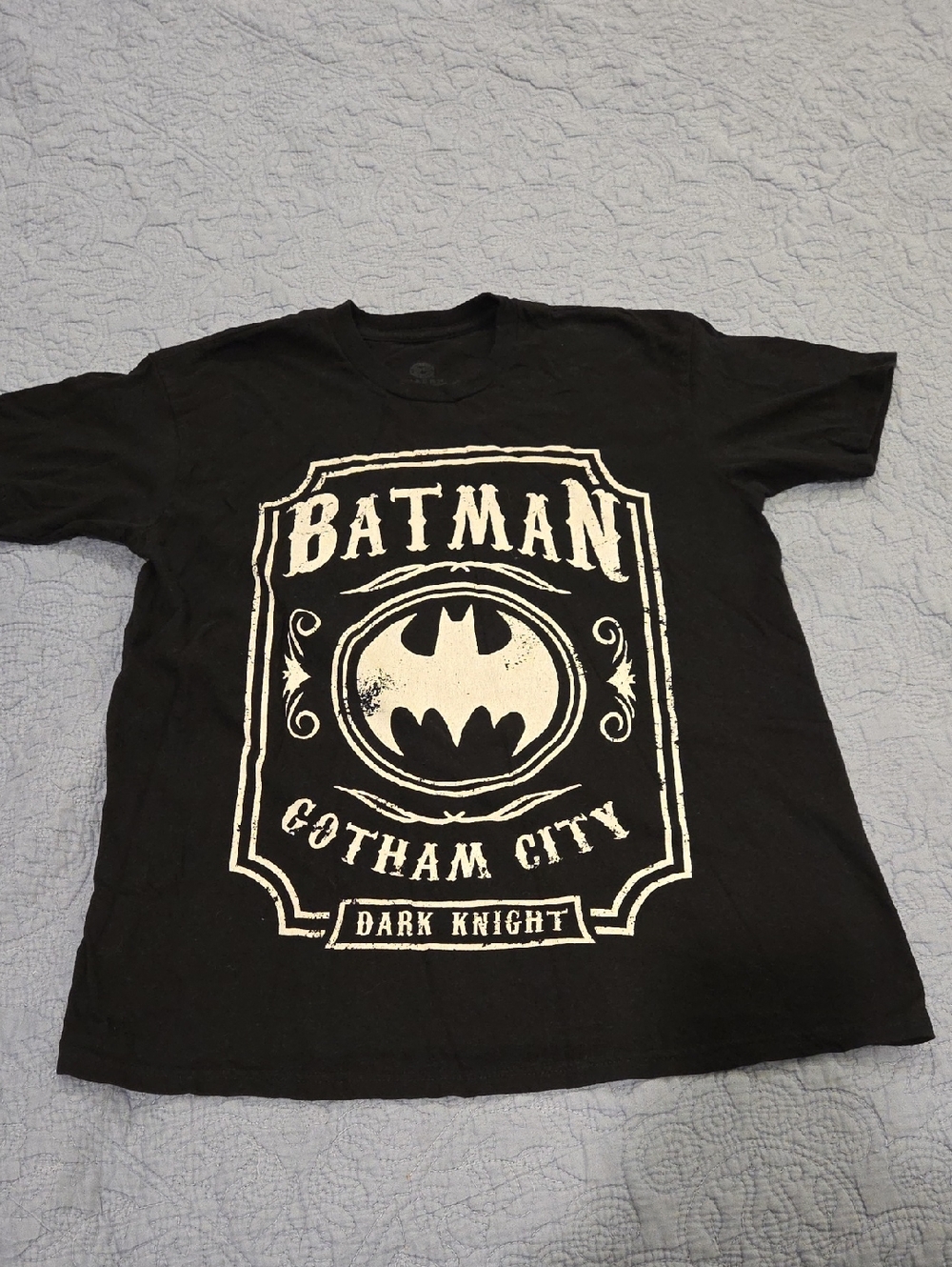 DC Comics Batman Black and White Gotham City Tee Size L!